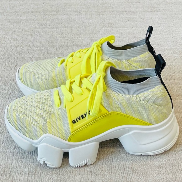Givenchy Jaw Knit Sneakers - Picture 4 of 8